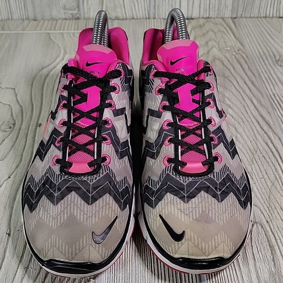 Nike TR Fit 3 Chevron Print Running Sneakers Womens Size 7 - Picture 3 of 12